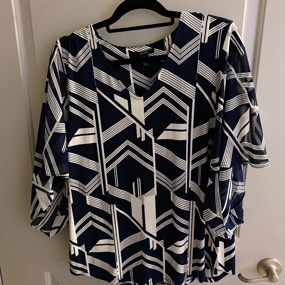 Alfani, Size L, Navy & White Blouse